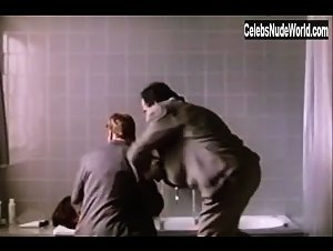 Signe Vium in Krystalbarnet (1996) 8
