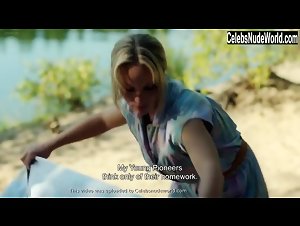Sonja Gerhardt in Deutschland 83 (series) (2015) 11