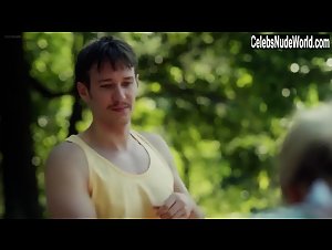 Sonja Gerhardt in Deutschland 83 (series) (2015) 15