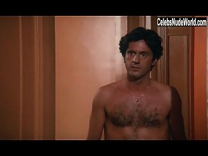 Sophie Barjac in L'amour en douce (1985) 19