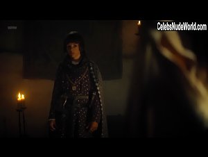 Sophie Strobele in Maximilian: Das Spiel von Macht und Liebe (series) (2016) 11