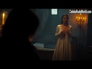 Sophie Strobele in Maximilian: Das Spiel von Macht und Liebe (series) (2016) 13