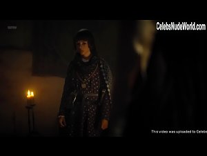 Sophie Strobele in Maximilian: Das Spiel von Macht und Liebe (series) (2016) 9
