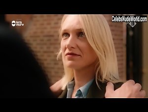Sophie van Winden in Ik Weet Wie Je Bent (series) (2018) 11