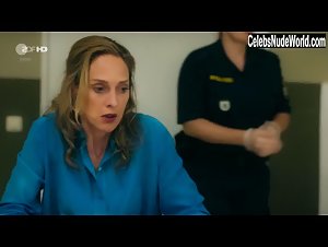 Sophie von Kessel in Du bist nicht allein (2018) 5