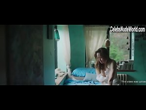 Stephanie Ellis in The Sleepwalker (2014) 12
