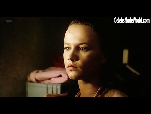 Stine Bierlich in Lykken er en underlig fisk (1989) 3