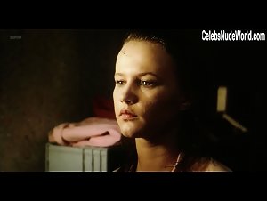 Stine Bierlich in Lykken er en underlig fisk (1989) 4