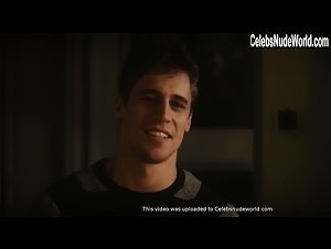Susana Abaitua in Se quien eres (series) (2017) 11