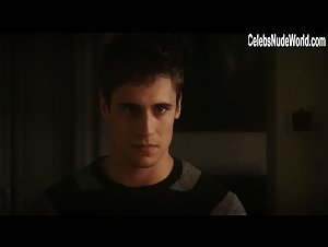 Susana Abaitua in Se quien eres (series) (2017) 19
