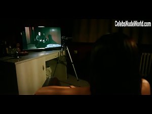 Sylta Fee Wegmann in Die Haut der Anderen (2016) 11