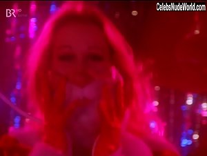 Sylvie Bertin in Alle Kinder brauchen Liebe (2000) 1
