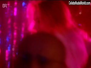 Sylvie Bertin in Alle Kinder brauchen Liebe (2000) 2