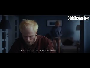 Tereza Hofova in Domestik (2018) 17