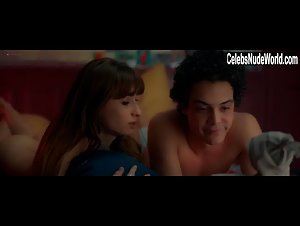 Thais Alessandrin in Mon bebe (2019) 13