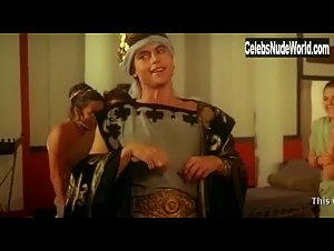 Ulla Luna in Caligola: La storia mai raccontata (1982) 19