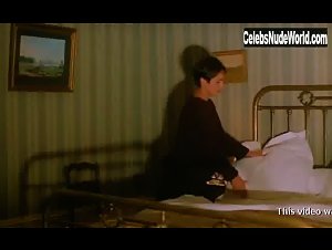 Valerie Stroh in Promenades d'ete (1992) 12