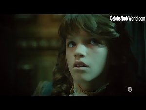 Valerie Thoumire in Versailles (series) (2015) 13