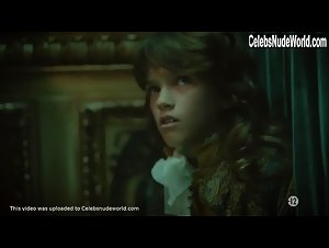 Valerie Thoumire in Versailles (series) (2015) 20