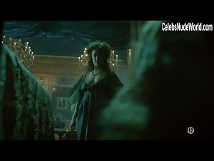 Valerie Thoumire in Versailles (series) (2015) 5