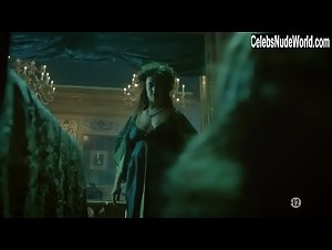 Valerie Thoumire in Versailles (series) (2015) 6