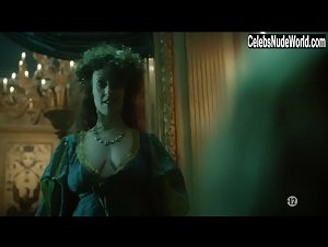 Valerie Thoumire in Versailles (series) (2015) 9
