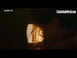 Valentina Carnelutti in Un gioco da ragazze (2008) 12