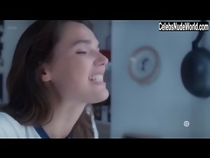 Valeria Nicov in Mike (series) (2018) 14
