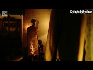Vappu Nalbantoglu in Punainen kolmio (series) (2015) 1