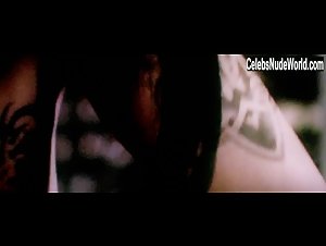 Vicky Berendsen in Tattoo (2002) 18