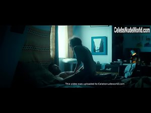 Victoria Bedos in Vicky (2015) 13