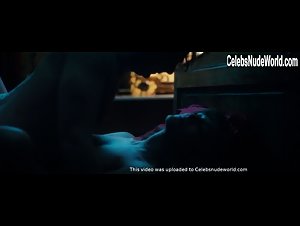 Victoria Bedos in Vicky (2015) 3