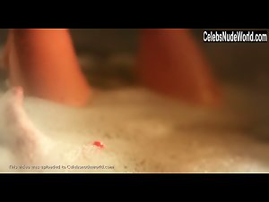 Victoria Schulz in Dora oder Die sexuellen Neurosen unserer Eltern (2015) 2