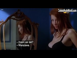 Victoria Smirnova in Foreigner (2003) 12