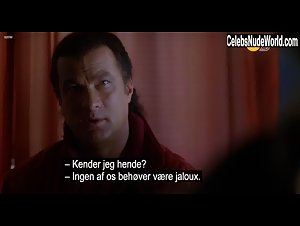 Victoria Smirnova in Foreigner (2003) 16