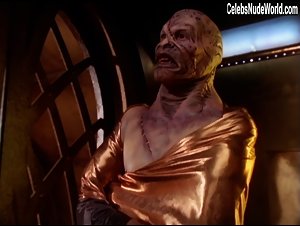 Virginia Hey in Farscape (series) (1999) 10