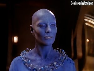 Virginia Hey in Farscape (series) (1999) 13