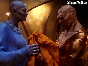 Virginia Hey in Farscape (series) (1999) 3