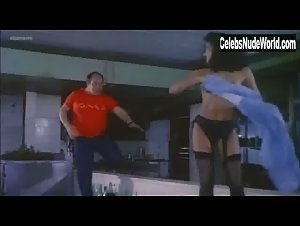 Xiomara Rodriguez in Una vacanza del cactus (1981) 1