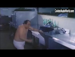 Xiomara Rodriguez in Una vacanza del cactus (1981) 4