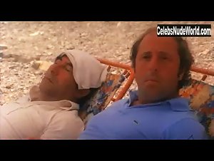 Xiomara Rodriguez in Una vacanza del cactus (1981) 8