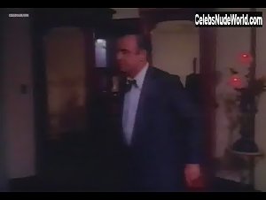 Xuxa Meneghel in Amor Estranho Amor (1982) 7