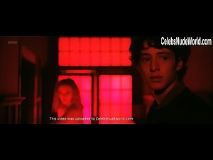 Yuliia Sobol in I figli della notte (2016) 2