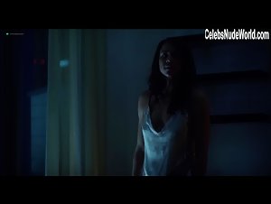 Zawe Ashton in Velvet Buzzsaw (2019) 19