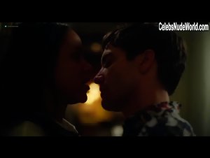 Zawe Ashton in Velvet Buzzsaw (2019) 2