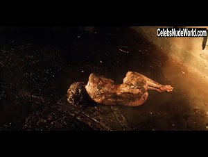 Jade Croot blood, nude scene in The Witcher