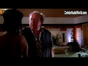 Anna Feher , Erika Sajgál , Unknown Girl xxx in Megint tanú (1995) 2