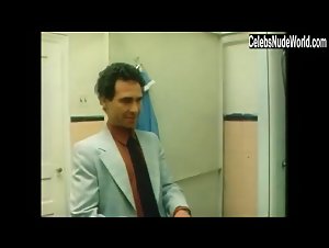 Editor Chose blowjob scenes from Roommates (1981) 17