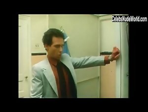 Editor Chose blowjob scenes from Roommates (1981) 19