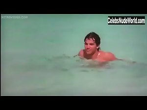 Kelly Brook Nude Survival Island&sol;Three Skinny Dipping 1